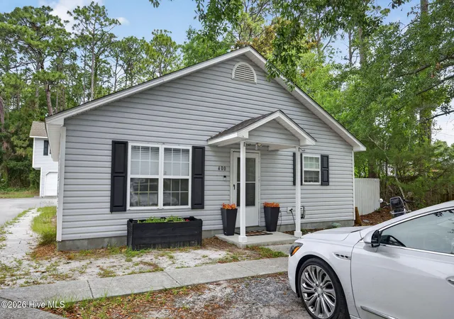 Photo 1 of Single family home for sale at 400 Beasley Rd, Wilmington, NC 28409 | MLS# 100593789 | Listing updated on 2026-08-18