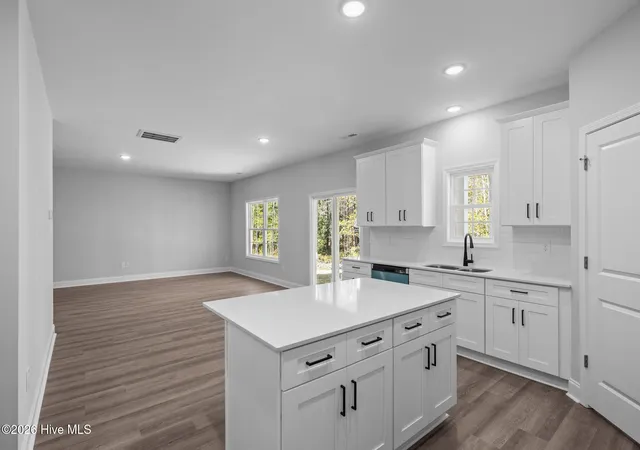 Photo 4 of Single family home for sale at 7016 Bayberry Park Dr, New Bern, NC 28562 | MLS# 100555025 | Listing updated on 2026-10-06