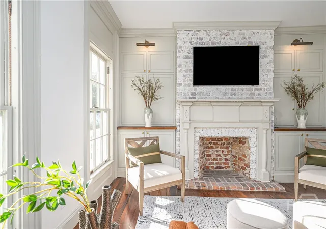 Homes for sale in Savannah, GA | 110 W Taylor St, Savannah, GA 31401 | MLS# SA344233