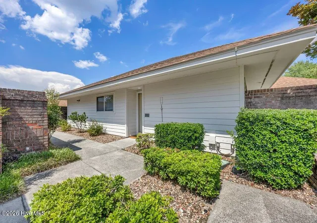 Photo 2 of Townhouse for sale at 908 Summerlin Fls Ct, Wilmington, NC 28412 | MLS# 100588016 | Listing updated on 2026-09-18