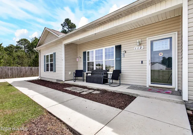 Photo 3 of Single family home for sale at 112 Lilac Ln, Richlands, NC 28574 | MLS# 100567675 | Listing updated on 2026-08-18