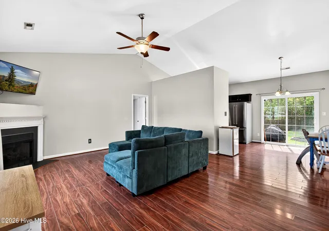 Photo 4 of Single family home for sale at 112 Lilac Ln, Richlands, NC 28574 | MLS# 100567675 | Listing updated on 2026-08-18