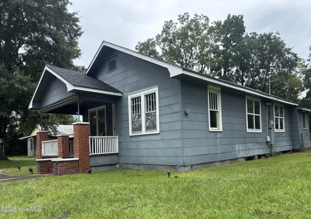 Photo 3 of Single family home for sale at 222 Evans St, Wilmington, NC 28405 | MLS# 100600039 | Listing updated on 2026-09-09