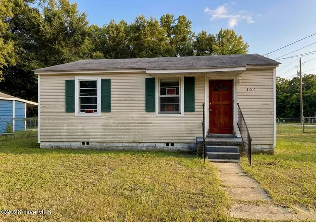 Photo 1 of Single family home for sale at 307 Diana St, Fayetteville, NC 28306 | MLS# 100599961 | Listing updated on 2026-08-29