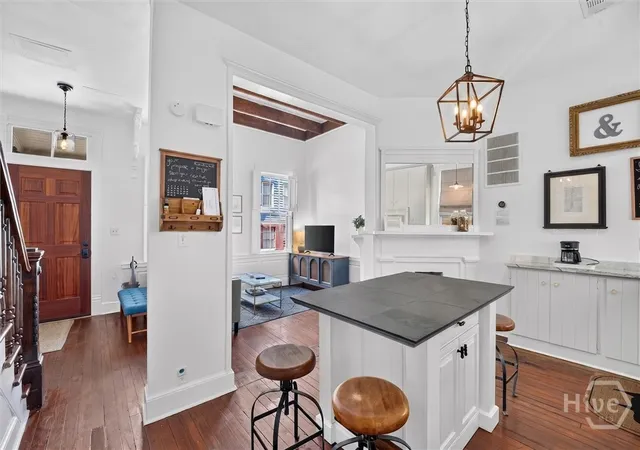 Photo 2 of Single family home for sale at 508 E York St, Savannah, GA 31401 | MLS# SA359437 | Listing updated on 2026-09-03