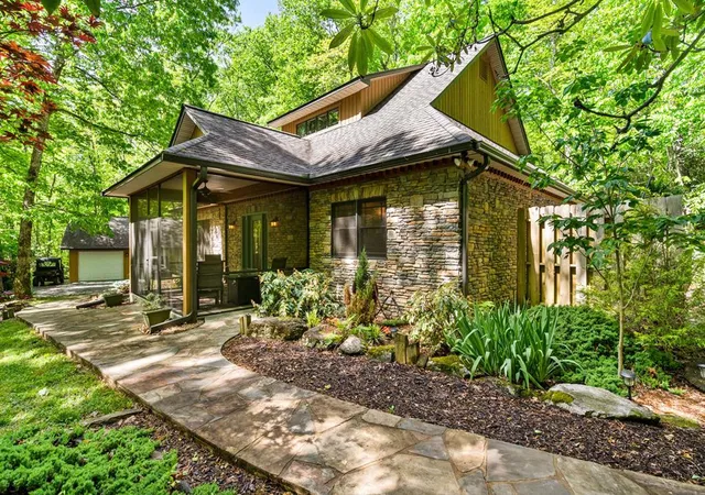 Photo 1 of Single family home for sale at 255 Stoney Brk Trl, Hayesville, NC 28904 | MLS# 98544186 | Listing updated on 2026-08-18