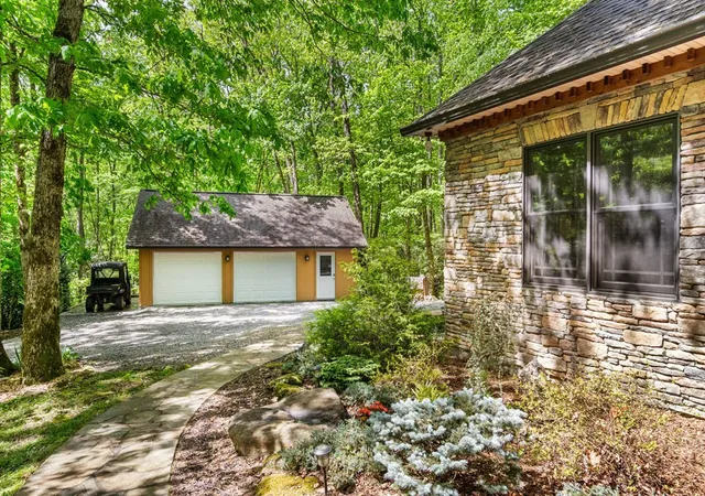 Photo 2 of Single family home for sale at 255 Stoney Brk Trl, Hayesville, NC 28904 | MLS# 98544186 | Listing updated on 2026-08-18