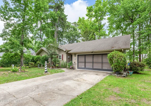 Photo 3 of Single family home for sale at 5 Topsail Ct, Carolina Shores, NC 28467 | MLS# 100583095 | Listing updated on 2026-09-01