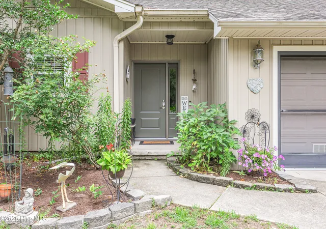 Photo 3 of Single family home for sale at 5 Topsail Ct, Carolina Shores, NC 28467 | MLS# 100583095 | Listing updated on 2026-10-28