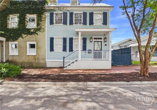 Photo 1 of Single family home for sale at 509 E Charlton St, Savannah, GA 31401 | MLS# SA362676 | Listing updated on 2026-08-15