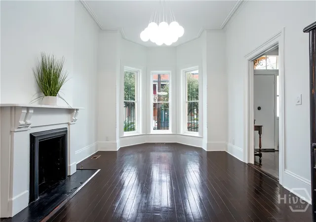 3rd image of 315 W Bolton St, Savannah, GA 31401 | MLS# SA357219