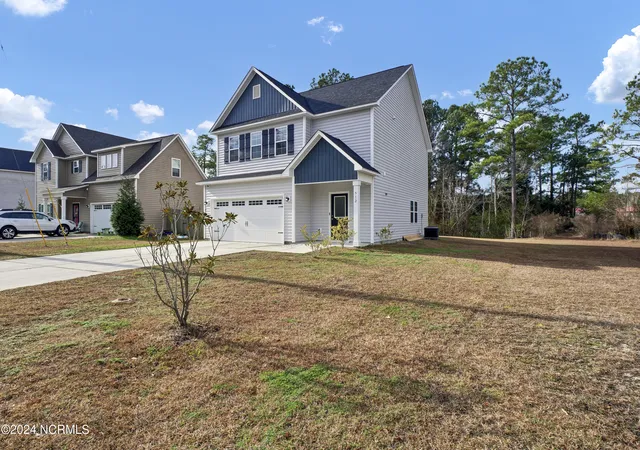 Photo 3 of Single family home for sale at 512 Everett Glades, Sneads Ferry, NC 28460 | MLS# 100552526 | Listing updated on 2026-09-11