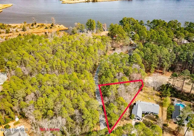 3rd image of 900 Crooked Creek Dr, New Bern, NC 28560 | MLS# 100492867