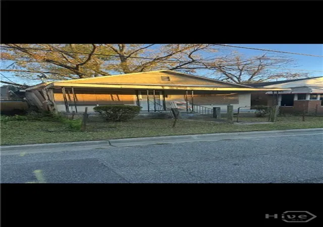 Homes for sale in Savannah, GA | 124 Scarborough St, Savannah, GA 31415 | MLS# SA359637