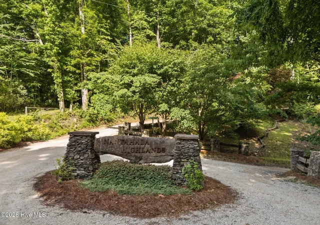 Homes for sale in Topton, NC | 382 Lake Shore Dr, Topton, NC 28781 | MLS# 100587901