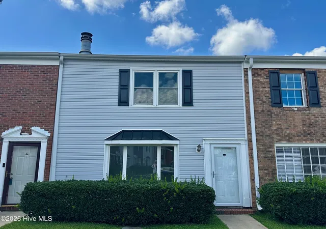 Photo 2 of Townhouse for sale at 100 Kristin Dr #B7, Greenville, NC 27834 | MLS# 100595336 | Listing updated on 2026-08-18