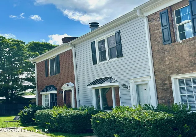 Photo 3 of Townhouse for sale at 100 Kristin Dr #B7, Greenville, NC 27834 | MLS# 100595336 | Listing updated on 2026-08-18