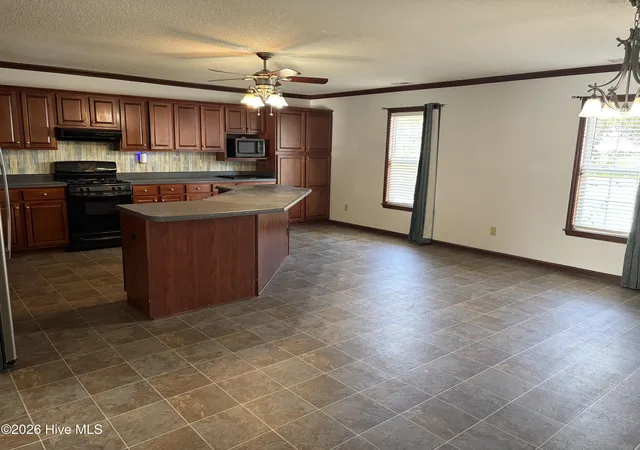 Photo 4 of Single family home for sale at 121 Bayberry Rd, Newport, NC 28570 | MLS# 100585631 | Listing updated on 2026-08-18