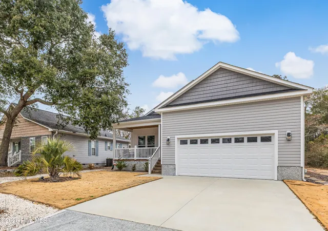 3rd image of 304 W Oak Island Dr, Oak Island, NC 28465 | MLS# 100554895