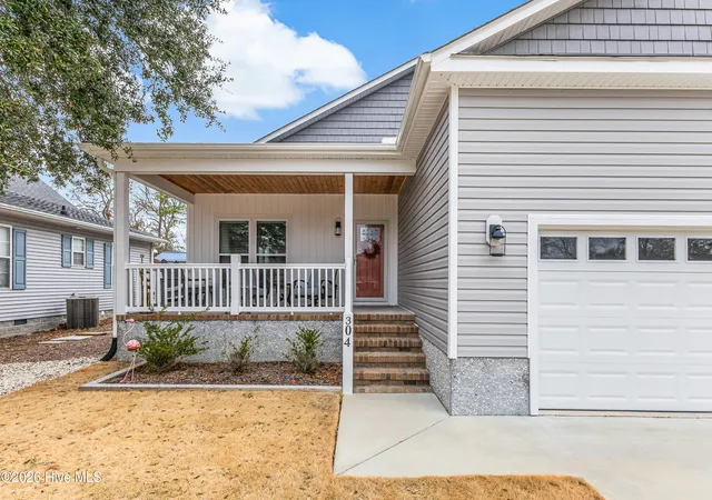 4th image of 304 W Oak Island Dr, Oak Island, NC 28465 | MLS# 100554895