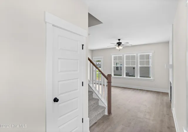 Photo 3 of Single family home for sale at 318 Hawks Blf Dr, New Bern, NC 28560 | MLS# 100543481 | Listing updated on 2026-08-18