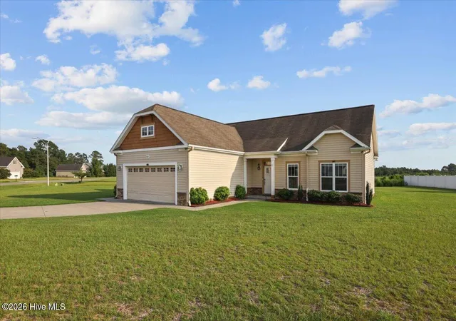 Photo 3 of Single family home for sale at 400 Wingspread Dr, Goldsboro, NC 27530 | MLS# 100596510 | Listing updated on 2026-09-17