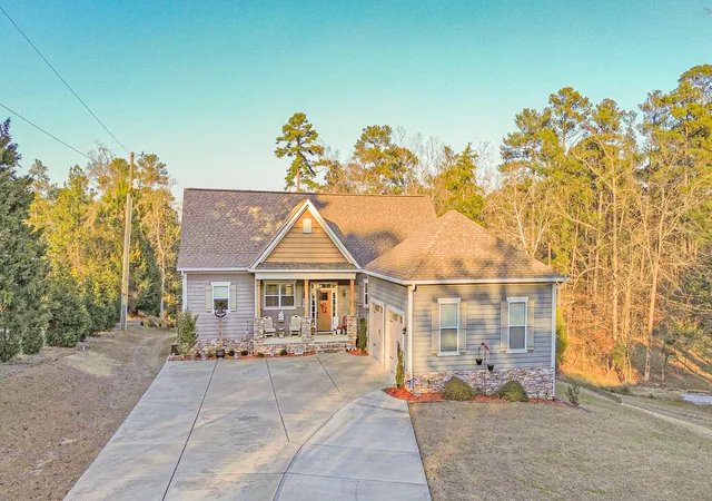 Homes for sale in Lincolnton, GA | 1012 Choctaw Dr, Lincolnton, GA 30817 | MLS# 98250760