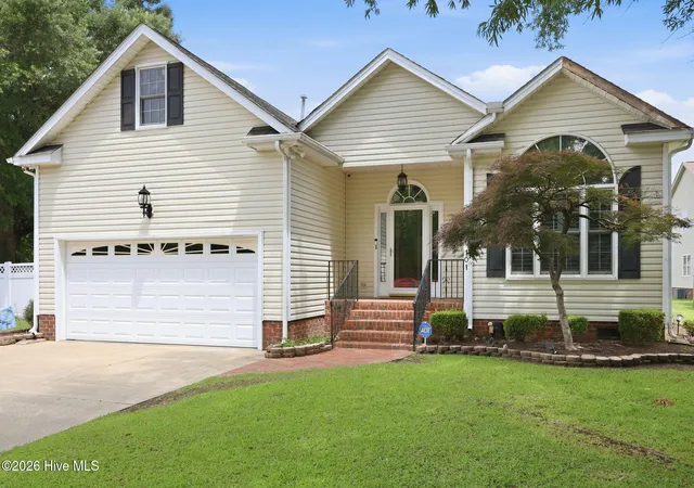 Homes for sale in Greenville, NC | 101 White Oak Dr, Greenville, NC 27858 | MLS# 100576710
