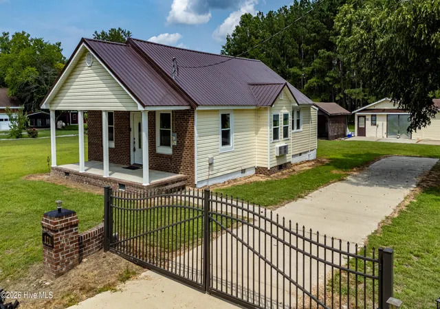 Photo 1 of Single family home for sale at 121 Storey Rd # A, Murfreesboro, NC 27855 | MLS# 100595813 | Listing updated on 2026-10-06