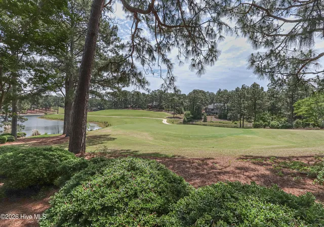 Photo 4 of Single family home for sale at 15 Shenecossett Ln, Pinehurst, NC 28374 | MLS# 100571334 | Listing updated on 2026-08-18