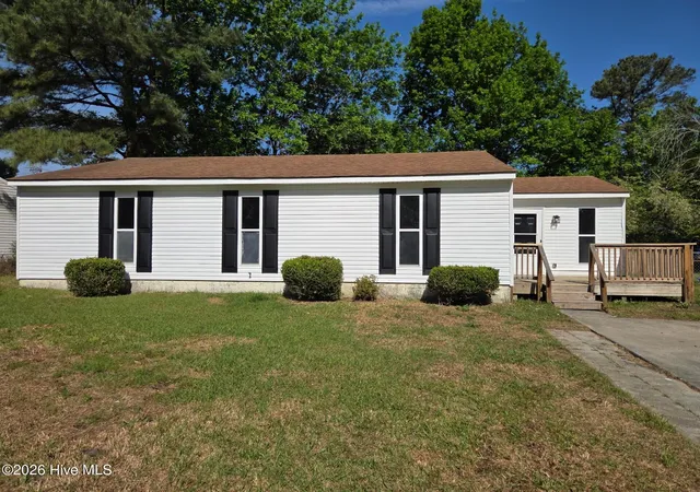 1st image of 6 Lakewood Ct, Jacksonville, NC 28546 | MLS# 100569129