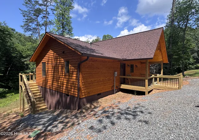 Photo 1 of Single family home for sale at 109 Chestnut Oaks Dr, Murphy, NC 28906 | MLS# 98544443 | Listing updated on 2026-09-18