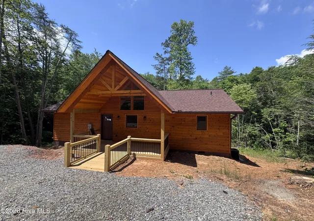 Photo 2 of Single family home for sale at 109 Chestnut Oaks Dr, Murphy, NC 28906 | MLS# 98544443 | Listing updated on 2026-09-18