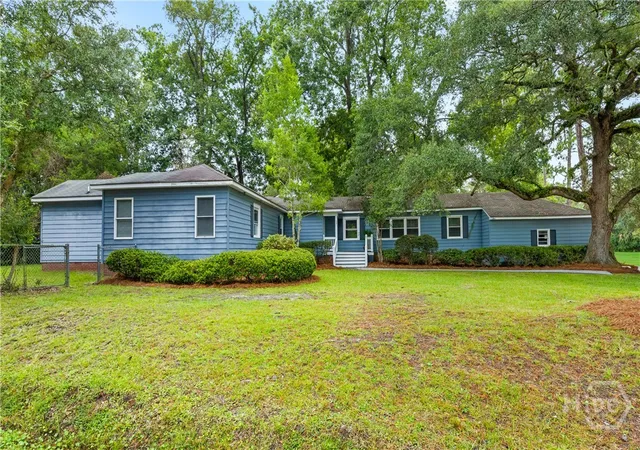 Photo 4 of Single family home for sale at 4 Dorothy Dr, Savannah, GA 31406 | MLS# SA339401 | Listing updated on 2026-09-08