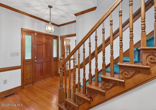 Photo 3 of Single family home for sale at 2111 Hunt Hl Pl, Kinston, NC 28504 | MLS# 100578427 | Listing updated on 2026-08-18