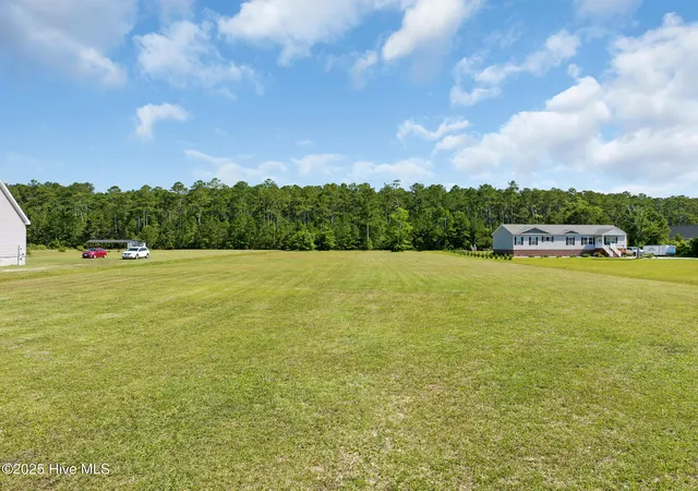 2nd image of 303 Mayflower Dr, Newport, NC 28570 | MLS# 100579870