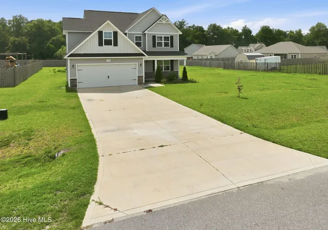 Photo 3 of Single family home for sale at 308 Sunrose Dr, Maysville, NC 28555 | MLS# 100587558 | Listing updated on 2026-09-10