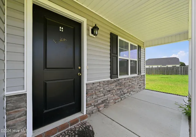 Photo 4 of Single family home for sale at 308 Sunrose Dr, Maysville, NC 28555 | MLS# 100587558 | Listing updated on 2026-09-10