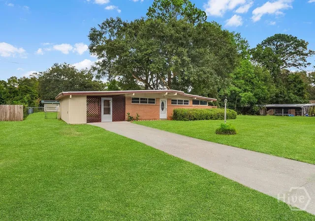 Photo 2 of Single family home for sale at 316 Willow Rd, Savannah, GA 31419 | MLS# SA362469 | Listing updated on 2026-09-07