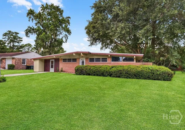 Photo 3 of Single family home for sale at 316 Willow Rd, Savannah, GA 31419 | MLS# SA362469 | Listing updated on 2026-09-07