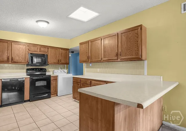 Photo 3 of Single family home for sale at 316 Willow Rd, Savannah, GA 31419 | MLS# SA362469 | Listing updated on 2026-09-07