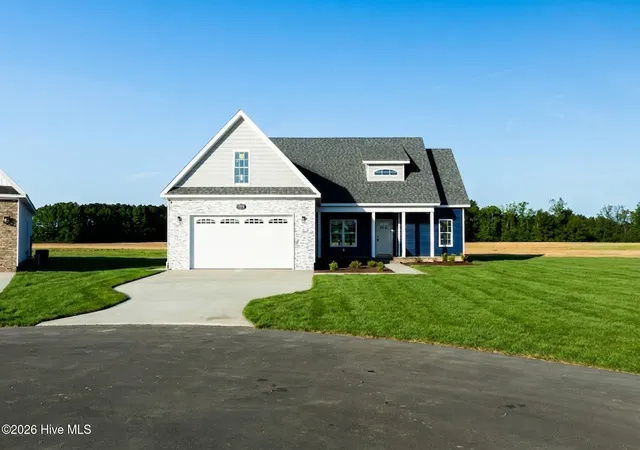 Homes for sale in Farmville, NC | 2754 Whitaker Glen Dr, Farmville, NC 27828 | MLS# 100570134
