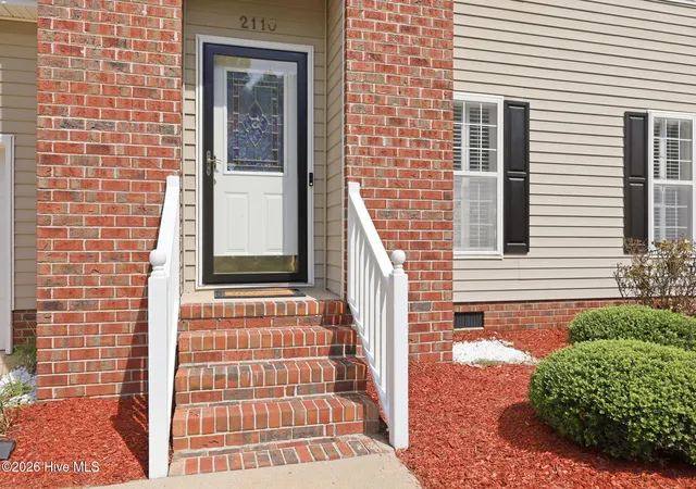 Photo 3 of Single family home for sale at 2110 Sir Raleigh Ct, Greenville, NC 27858 | MLS# 100596585 | Listing updated on 2026-09-21