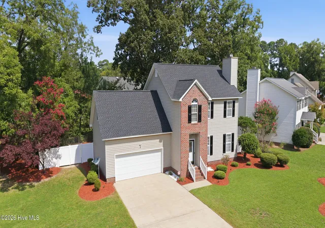 Photo 3 of Single family home for sale at 2110 Sir Raleigh Ct, Greenville, NC 27858 | MLS# 100596585 | Listing updated on 2026-09-21