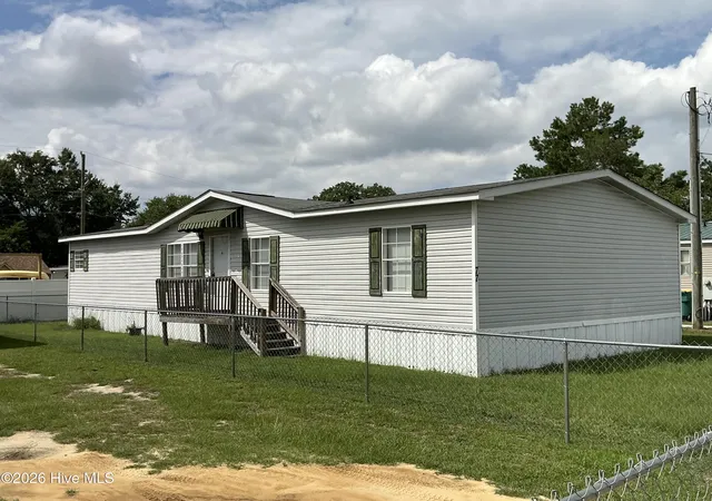 Photo 1 of Manufactured home for sale at 77 Maple Ave, Elizabethtown, NC 28337 | MLS# 100591807 | Listing updated on 2026-08-18