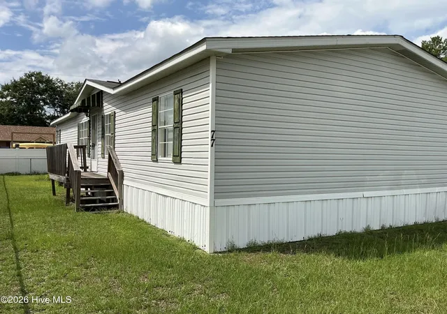 Photo 4 of Manufactured home for sale at 77 Maple Ave, Elizabethtown, NC 28337 | MLS# 100591807 | Listing updated on 2026-08-18
