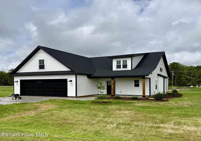 Photo 1 of Single family home for sale at 400 Mossy Cup Ln, Aberdeen, NC 28315 | MLS# 100576346 | Listing updated on 2026-08-18