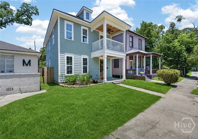 Photo 2 of Single family home for sale at 706 W 44th Street, Savannah, GA 31405 | MLS# SA359368 | Listing updated on 2026-09-10