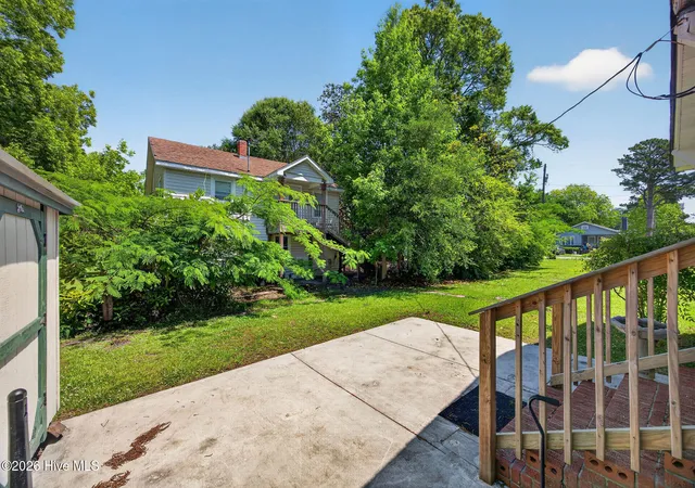 Photo 3 of Single family home for sale at 302 W Wilmington St, Burgaw, NC 28425 | MLS# 100566509 | Listing updated on 2026-08-18