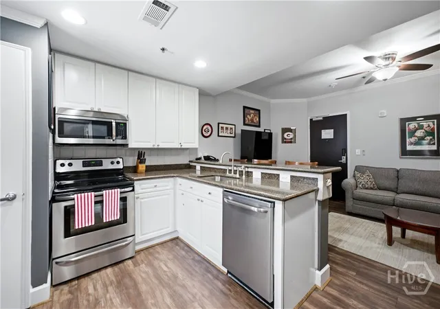 5th image of 250 W Broad St #612, Athens, GA 30601 | MLS# CL359710